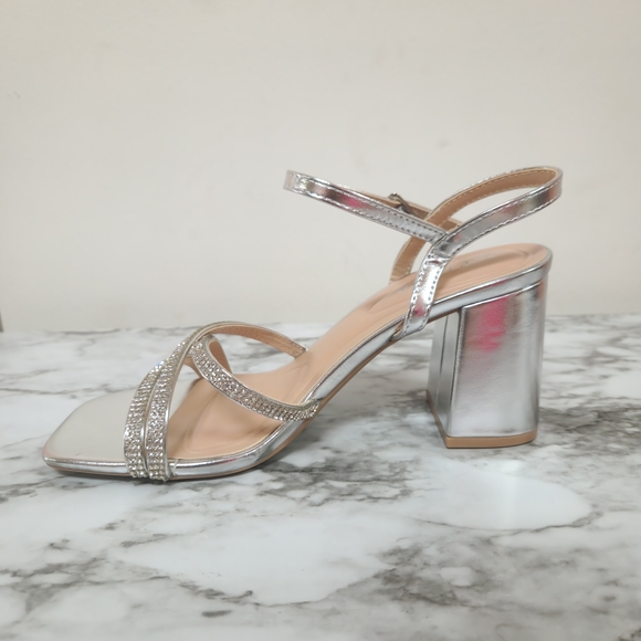 TOP Moda Silver Rhinestone Block Heel Sandals - Picture 4 of 6